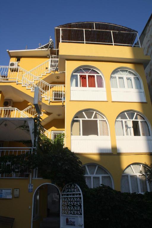 Kibar Apart Pansiyon Kusadasi Bagian luar foto