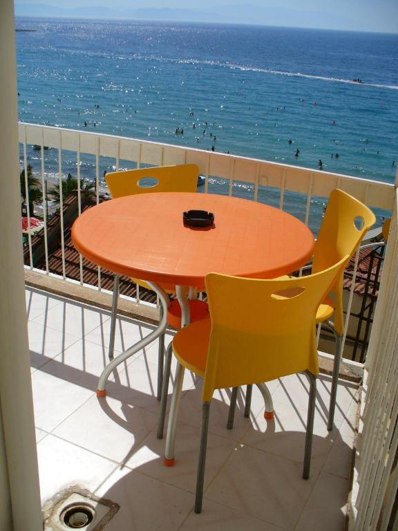 Kibar Apart Pansiyon Kusadasi Ruang foto